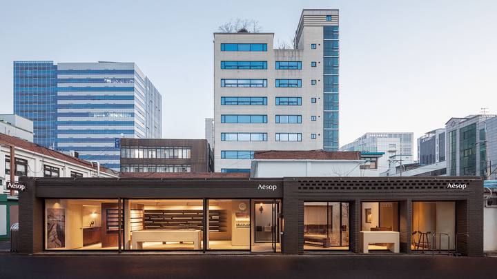 이솝 성수 — 한옥 대들보에서 영감받은 인테리어